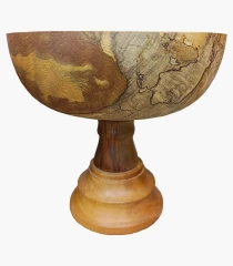 میوه خوری چوبی.