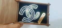 گل سینه جواهردوزی شنل دست ساز نیلومد