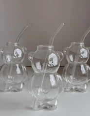 لیوان پیرکس خرسی نی‌دار