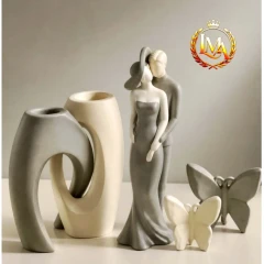ست دکوری زوج کلاه دار بهمراه گلدان