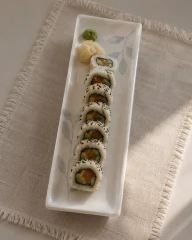 رولت و سوشی خوری