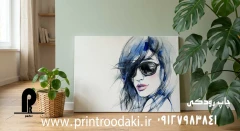 تابلو بوم چاپی طرح نقاشی پرتره دختر عینکی