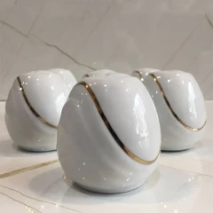 نمکدان پیچ لب طلا برند مقصود 6 عددی