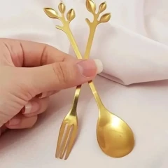 قاشق مربا خوری و دسر خوری طرح برگ نقره ای و طلایی 6 عددی