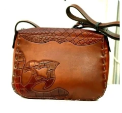 کیف دوشی زنانه چرم طبیعی گاوی اصل