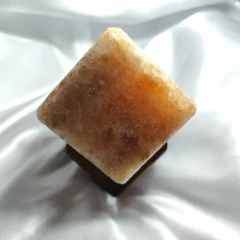 سنگ نمک طبیعی رومیزی بدون پایه