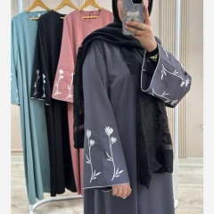 مانتو عبایی گلسا کرپ ندا اماراتی