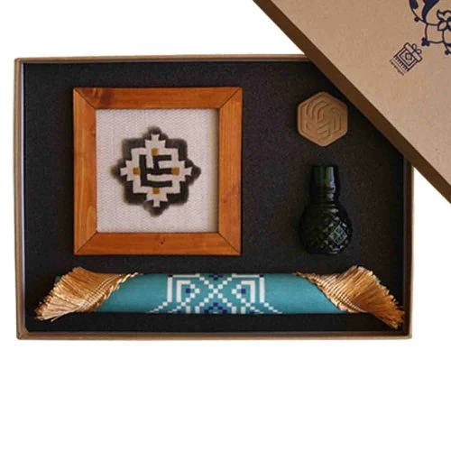 103345-مجموعه حمیم(قاب فرش ستاره علی 15در15-بیرق خانگی کوفی غدیر-گلدان شیشه ای-مهر ابوتراب)-فرش گیفت کد 1076