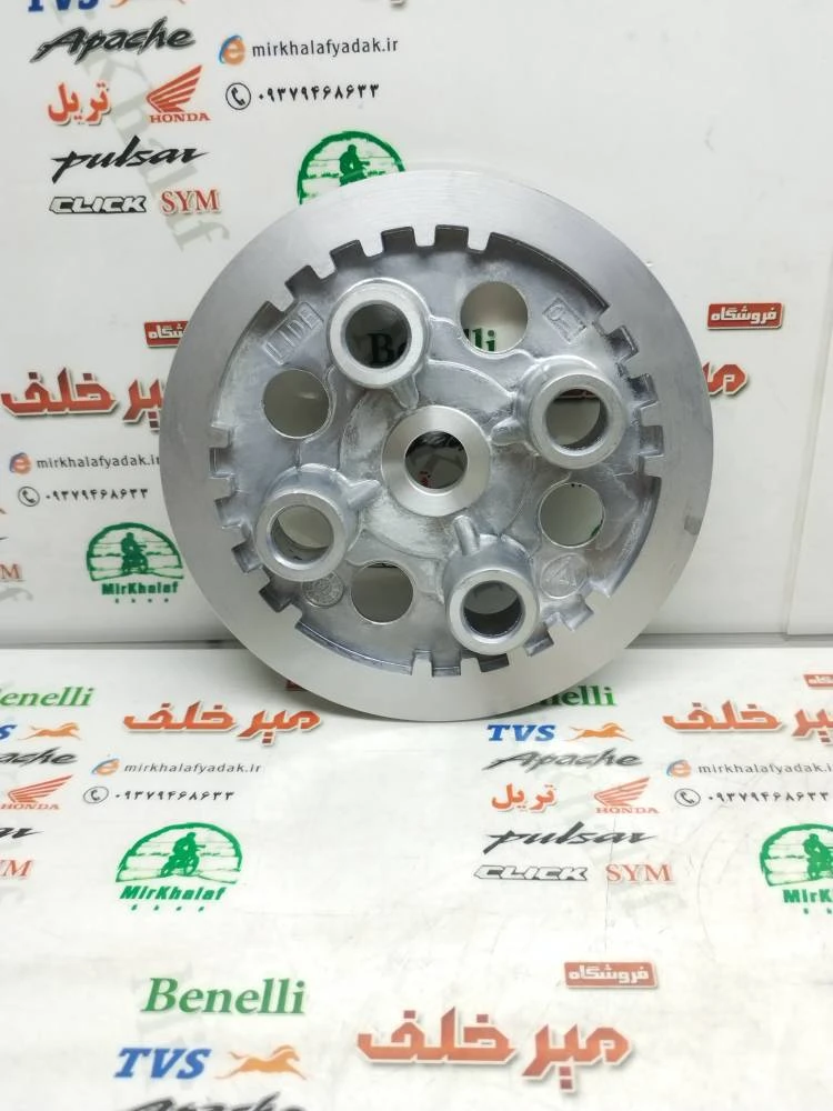 4 چهار شاخ کلاچ (دیسک) رو موتور بنلی 300 دوسیلندر و ریس اصلی (4 چهار پیچ)