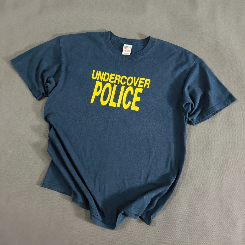 SIZE L-XL  تیشرت لش اورجینال   برند معتبر GILDAN امریکا مدل UNDERCOVER POLICE