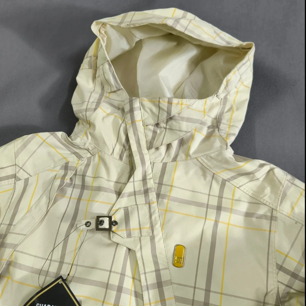 SIZE S-M   کاپشن اسکی زنانه و دخترانه گورتکس حرفه ای اورجینال از برند معتبر DC
