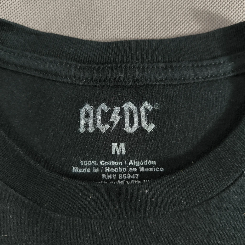 SIZE XS-S  تیشرت اورجینال برند AC/DC امریکا  مدل BACK IN BLACK