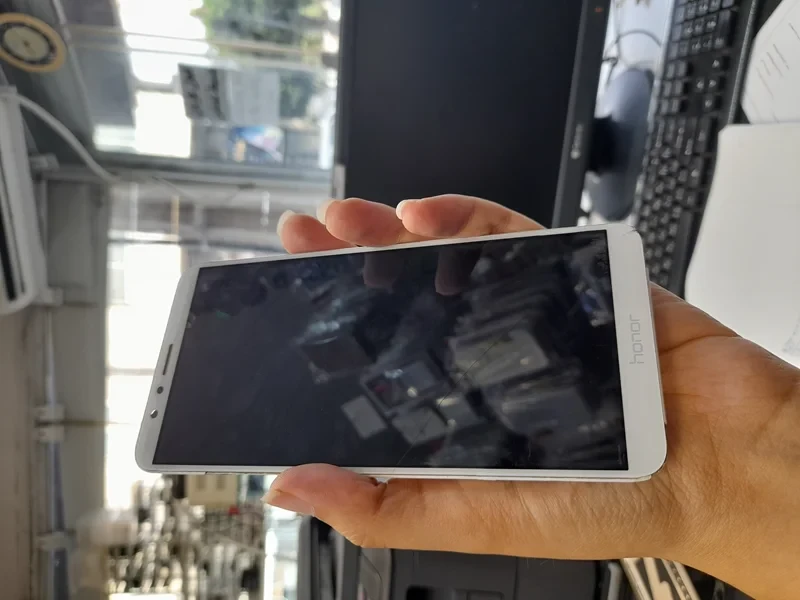 lcd ال سی دی استوک با فرم honor 7x