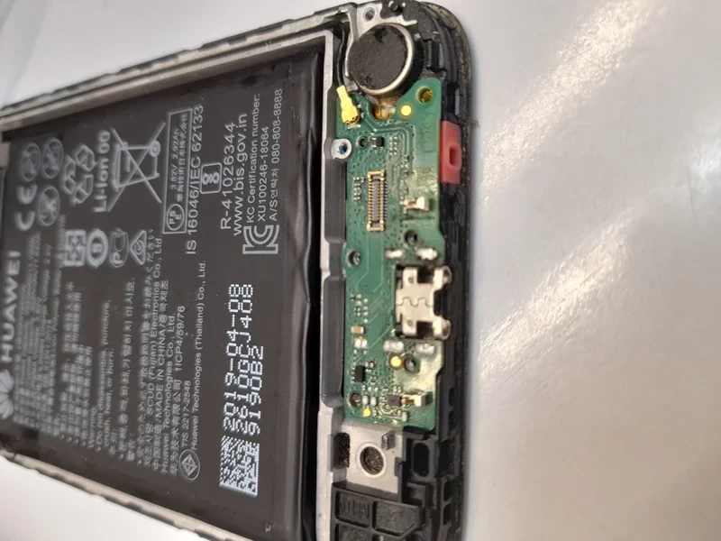 uIF برد شارژ فابریکی روکار y5 lite 2018