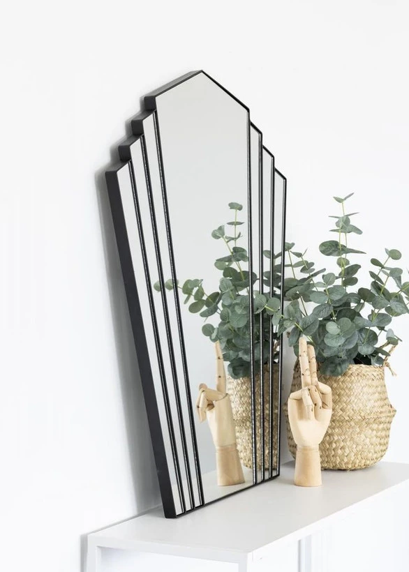 آینه دیواری به شکل هندسی