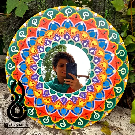 آینه رنگین سنتی