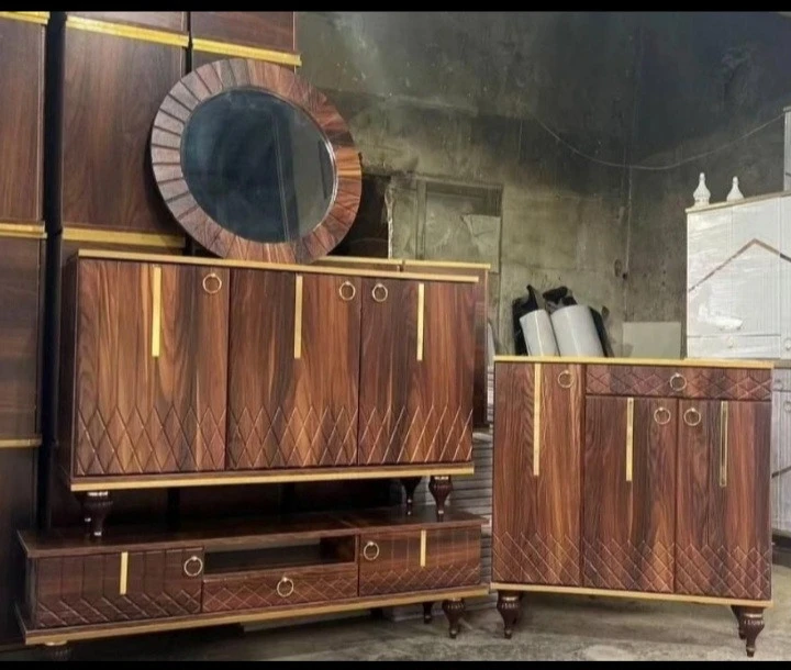 آینه و کنسول و میز تی وی خطی پایین لوزی