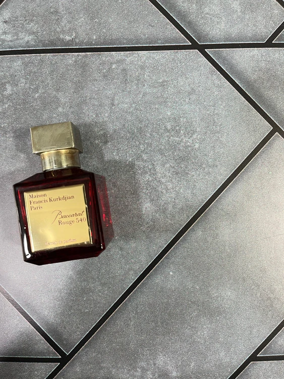 ادکلن تسترباکارات رژ قرمز برند مستر عطر
