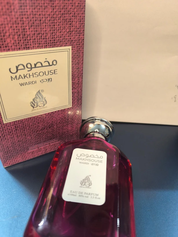 ادکلن مخصوص صورتی 100میل ارسال رایگان
