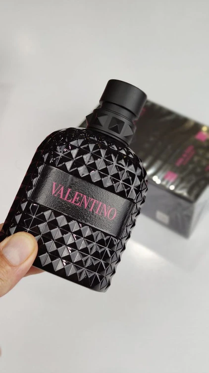 ادکلن والنتینو بورن این روما اکسترا دوز اومو | Valentino Born in Roma Extradose Uomo مردانه