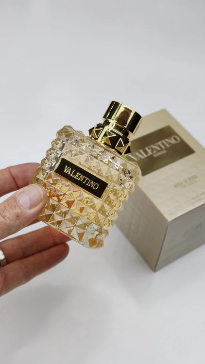 ادکلن والنتینو بورن این روما د گلد اومو | Valentino Born in Roma The Gold Uomo مردانه
