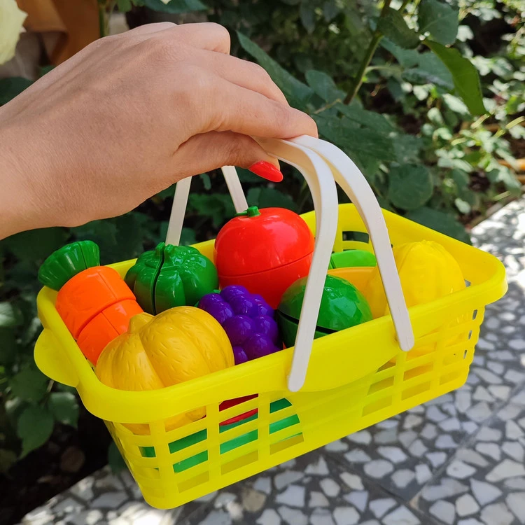 اسباب بازی ست سبزیجات برشی،شامل ۸ قطعه + سینی و چاقو و سبد