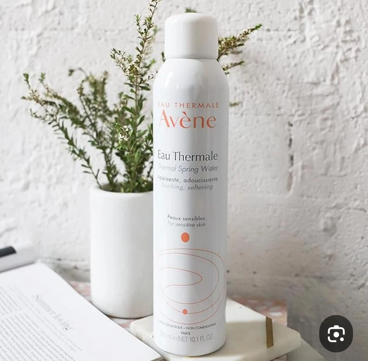 اسپری آب صورت حاوی آبرسانی فوق العاده ،صد در صد اورجینال حجم 300ml