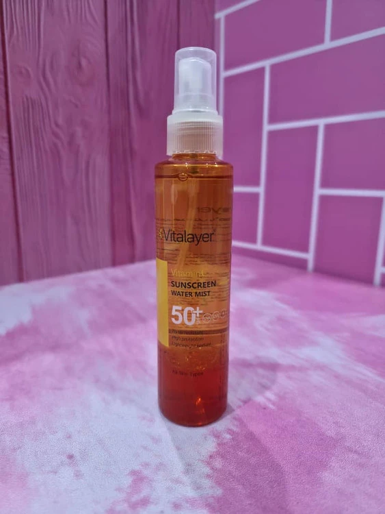 اسپری ضد آفتاب ویتامین سی SPF50 ویتالایر