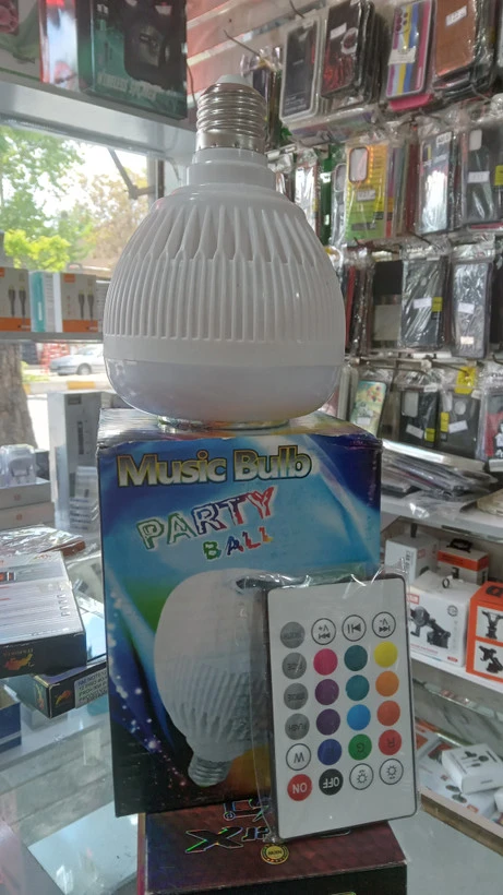 اسپیکر لامپی بلوتوثی مدل LED هوشمند همراه با ریموت کنترل (رقص نور RGB)