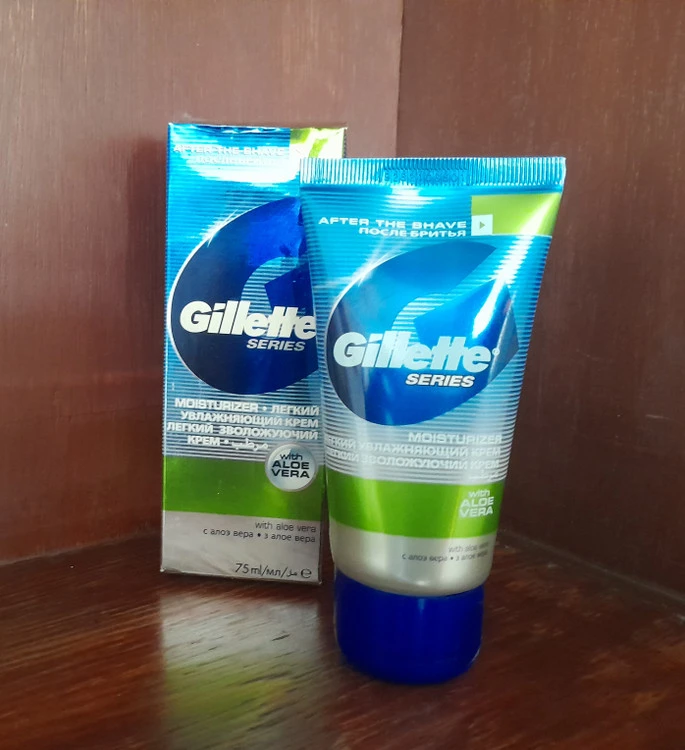 افتر شیو تیوپی ژیلت مدلMoisturizer همراه با آلوئه ورا