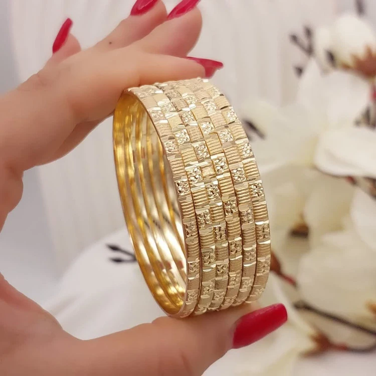 النگو اصل طلا روس،۵ سال دوام،در دو مدل جذاب و شیک،پک ۶ تایی💍