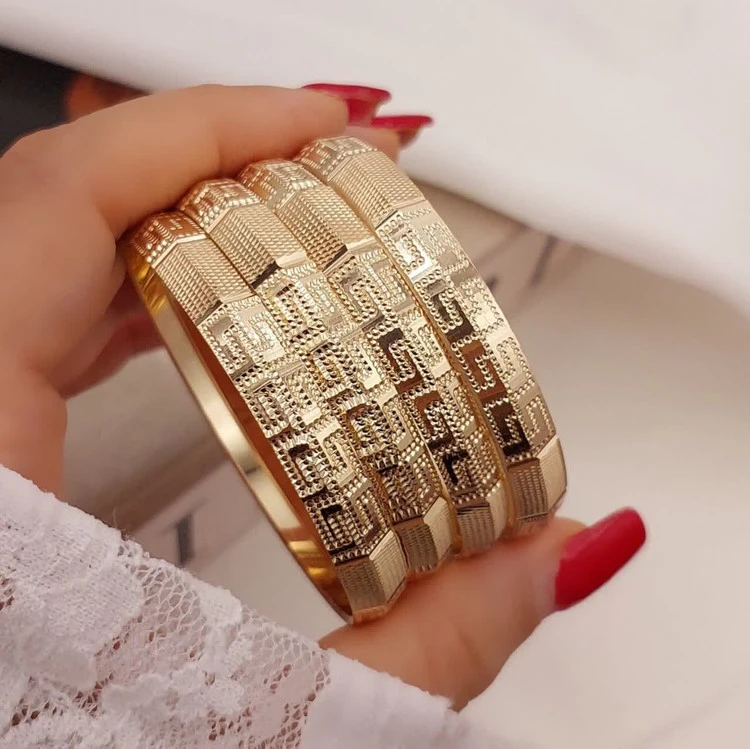 النگو طرح طلای زنانه،پهنا ۸ میلی،اصل طلا روس،پک دوعددی، در دو مدل شیک💍