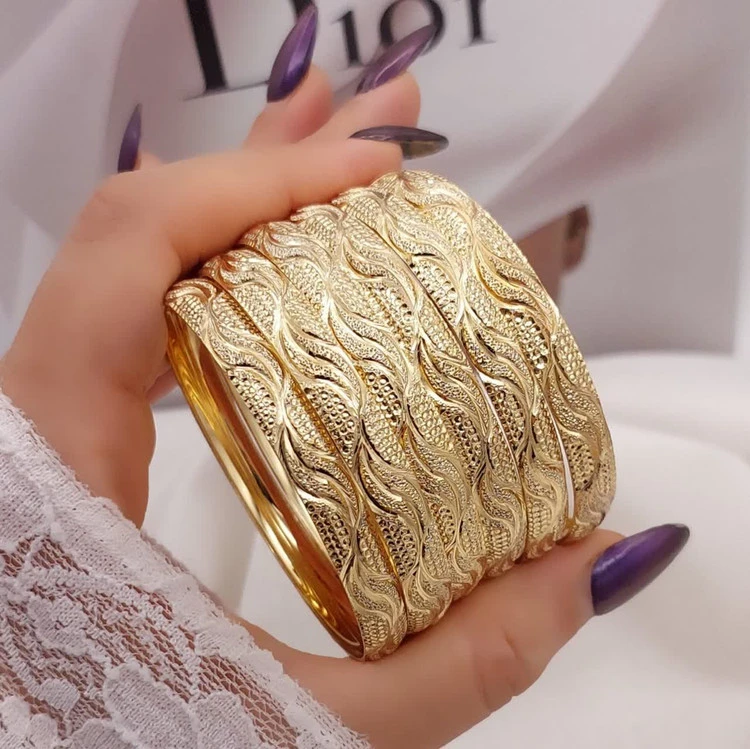 النگو طلا روس زنانه،مدل نقطه ای،۵ سال ماندگاری،پک سه عددی💍