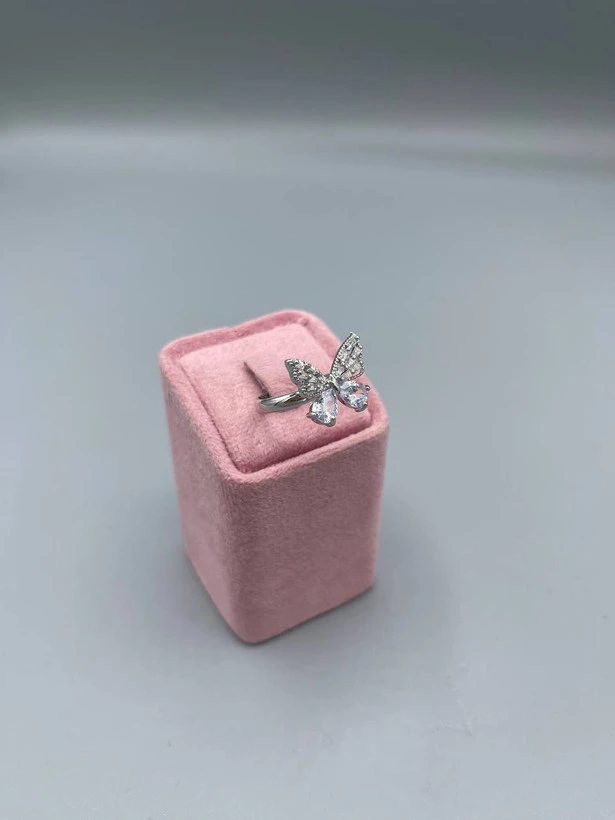 انگشتر جواهری پروانه‌ای سفید🦋