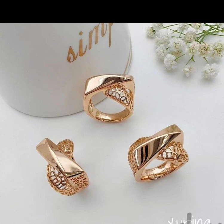 انگشتر زنانه طرح طلا برند ژوپینگ (Xuping) – رنگ ثابت و بدون حساسیت