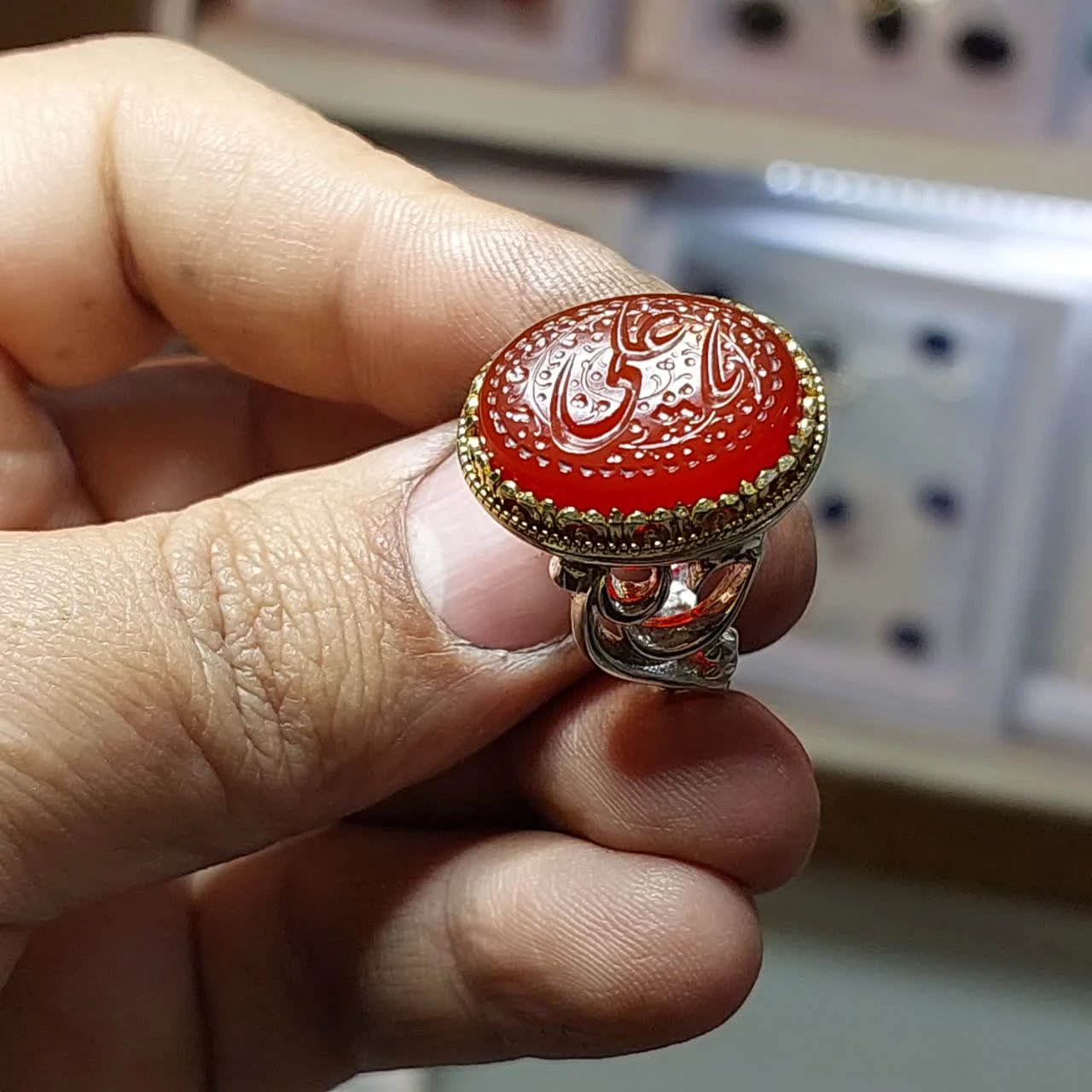 انگشتر عقیق قرمز مردانه “مسیر عشق” – توسل به “یا حسین” بر رکاب “یا علی” کد 1841