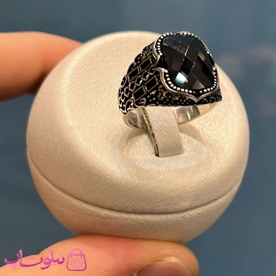 انگشتر مردانه نقره وارداتی عیار 925 مدل سنگ اونیکس مشکی چندوجهی مستطیلی کد 8664