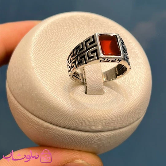 انگشتر مردانه نقره وارداتی عیار 925 مدل ورساچه و سنگ عقیق قرمز مربعی کد 4750