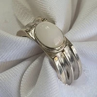 انگشتر نقره با سنگ زیبای اوپال ۰۲