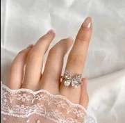 انگشتر پروانه نگین دار