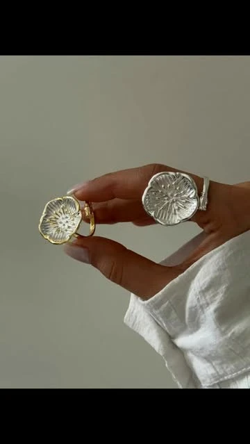 انگشتر گل و غنچه فری سایز طلایی