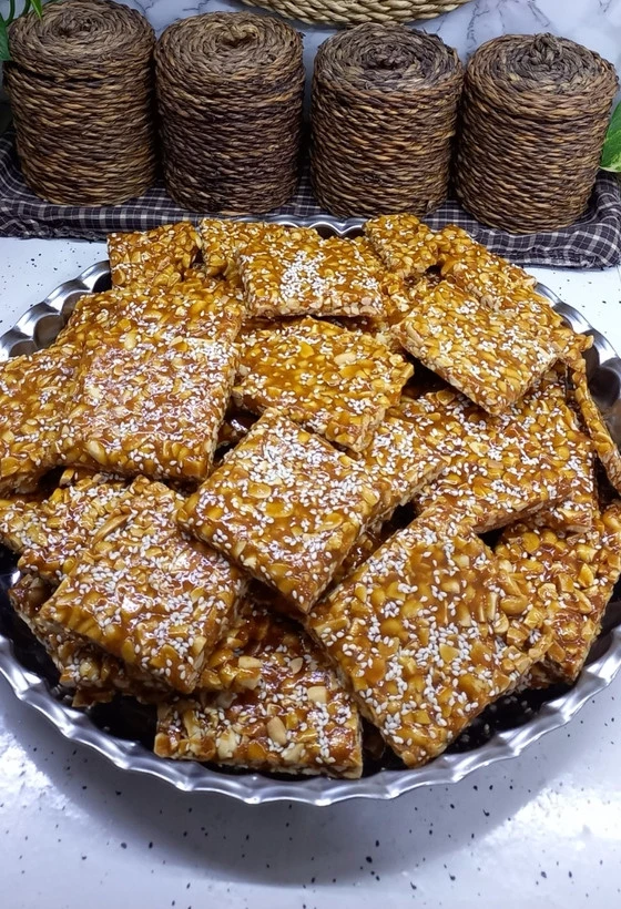 بادام سوخته خانگی _ ظرف ۵۰۰ گرمی