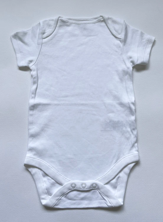 بادی آستین کوتاه نخ پنبه دخترانه و پسرانه رنگ سفید برند Next baby