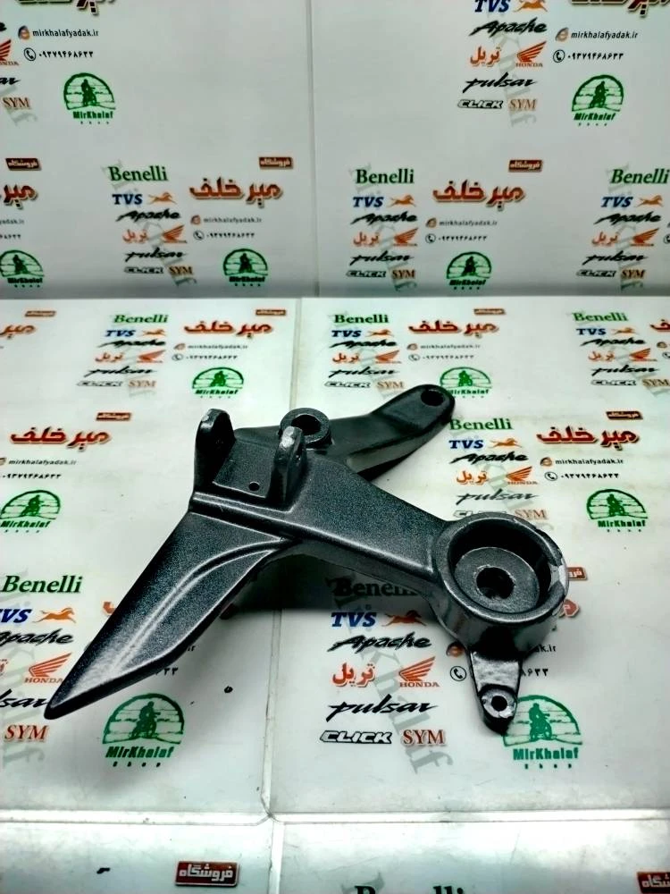 براکت جا پایه جلو سمت چپ (پدال دنده) موتور اپاچی 150 160 180 200 جدید نیوفیس
