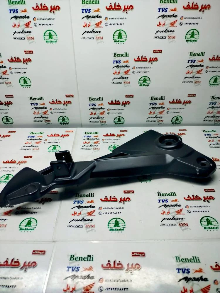 براکت جا پایه عقب سمت راست (پدال ترمز) موتور tvs راکس