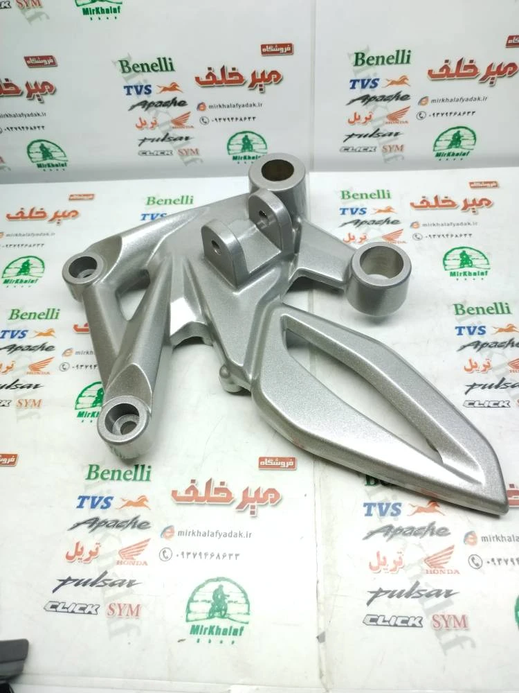 براکت جلو موتور پالس rs ار اس نقره ای اصلی (سمت راست)