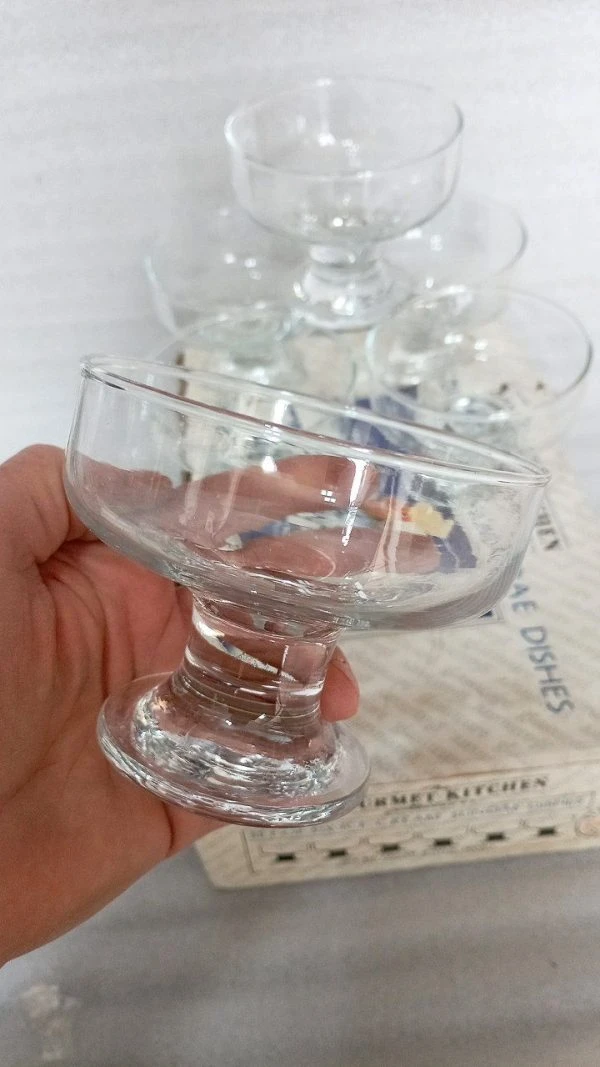 بستنی خوری پایه دار بلور ترکیه