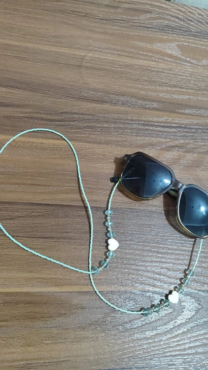 بند عینک سبز ملیح