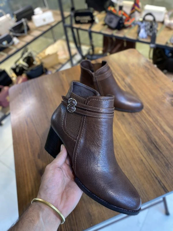 بوت دو سگگ قهوه اى