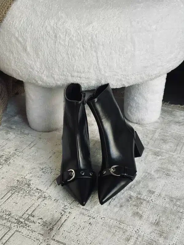 بوت زنانه پاشنه کمربندی